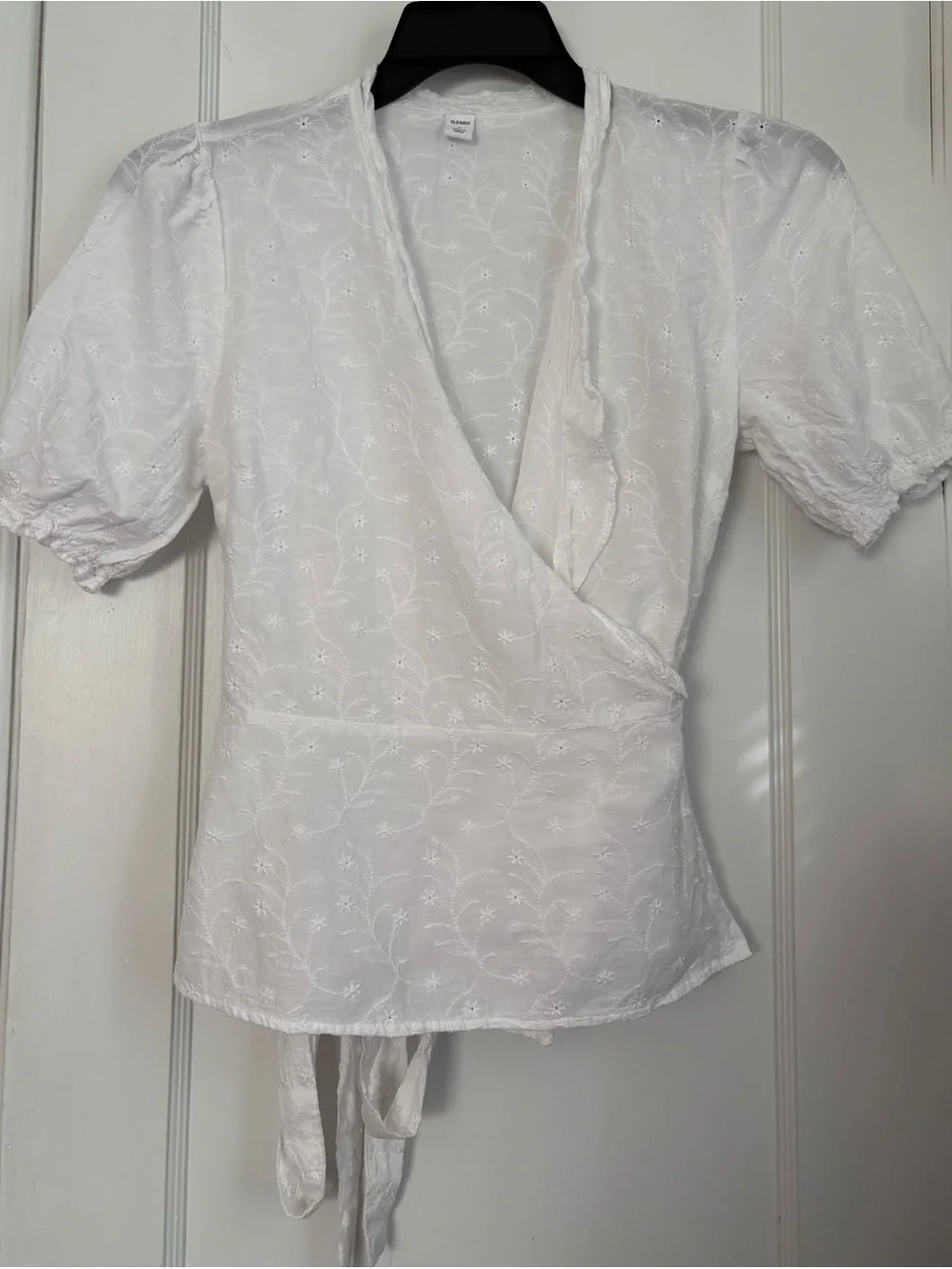 Old Navy White Embroidered Eyelet Wrap Blouse Puff Sleeve, Sz: Medium